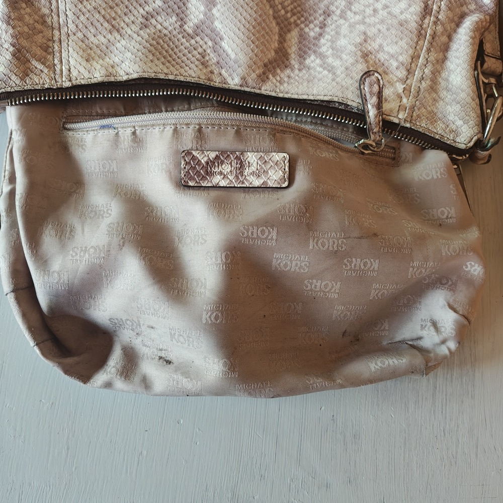 Michael Kors snake embossed handbag has multiple pockets Lightly‎ Used ZA4 - Picture 8 of 12